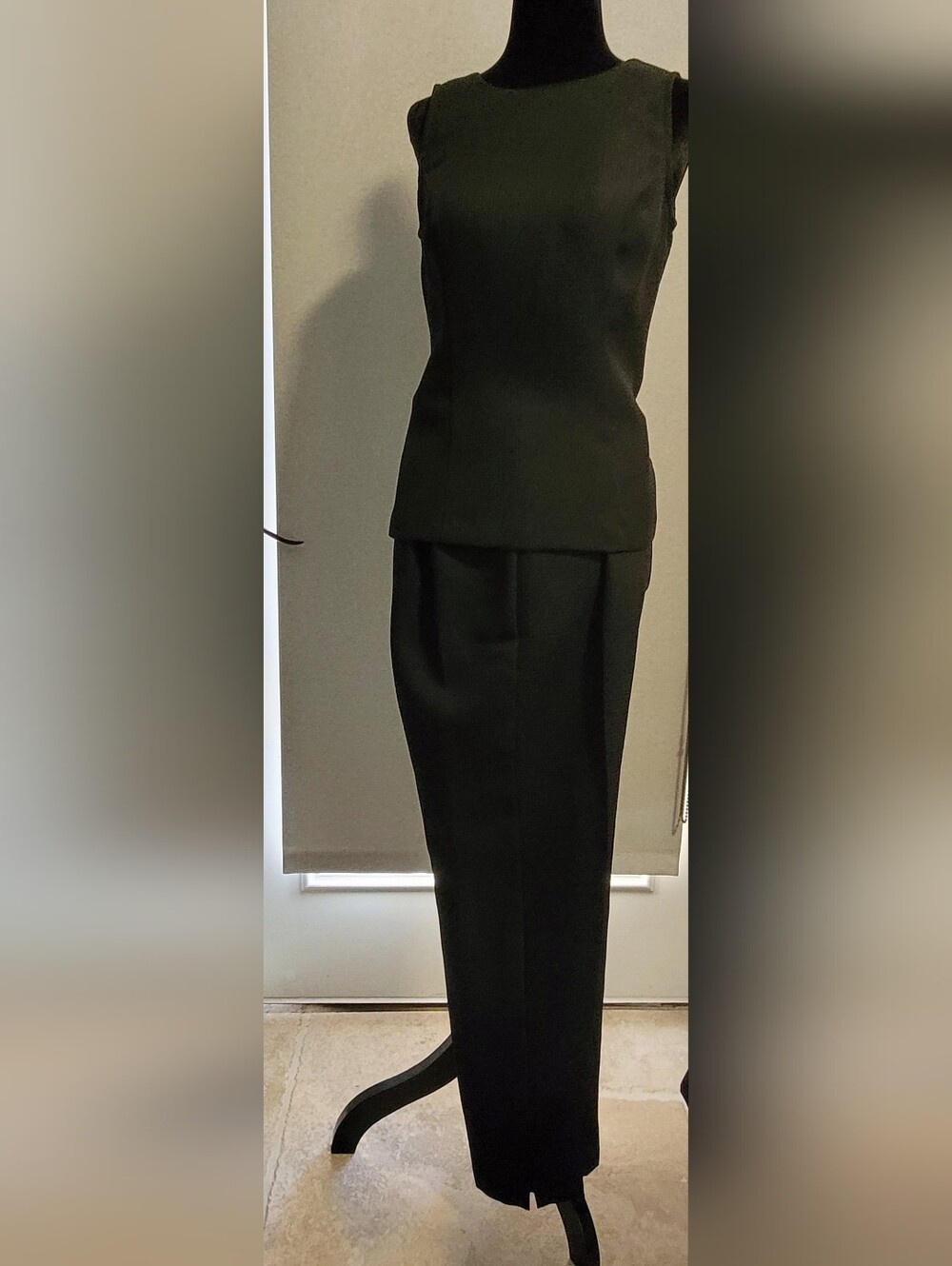 Vintage Black 2 Piece Suit, Slim Fit Cigarette Style Pants. Size 2 Any Occasion - Picture 5 of 10